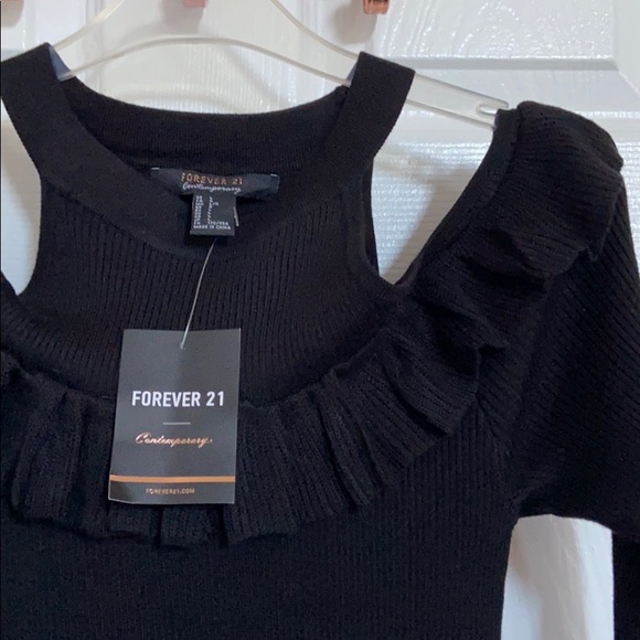 Forever 21 Off the Shoulder Ribbed/Frilly Top - Picture 2 of 4